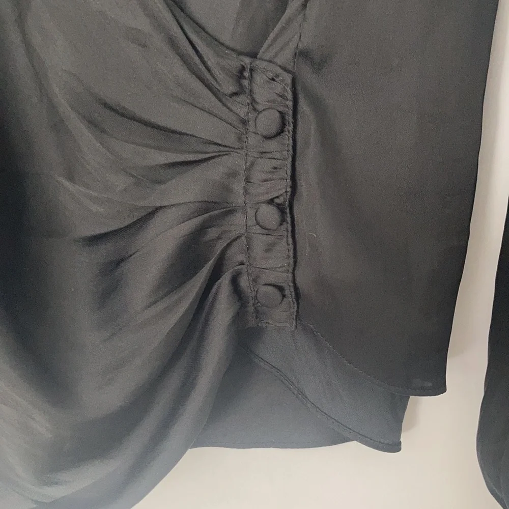 H&M top. - Picture 3 of 6